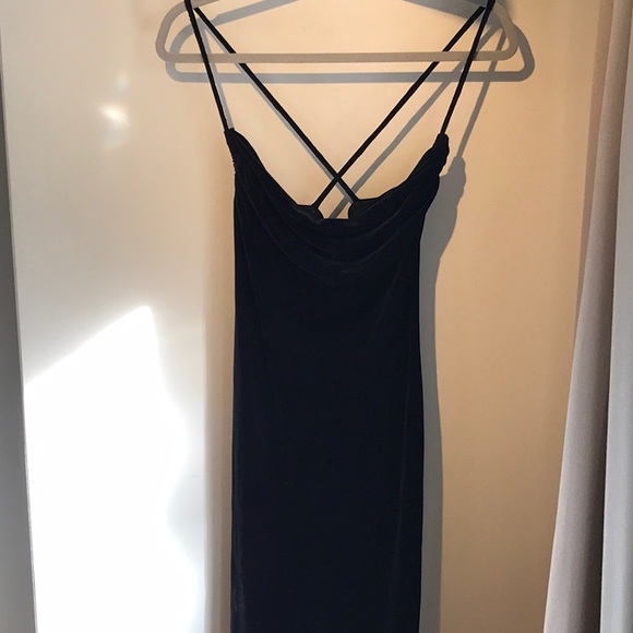 Bisou-Bisou Elegant & Sexy Velvet Long Dress - Picture 4 of 12